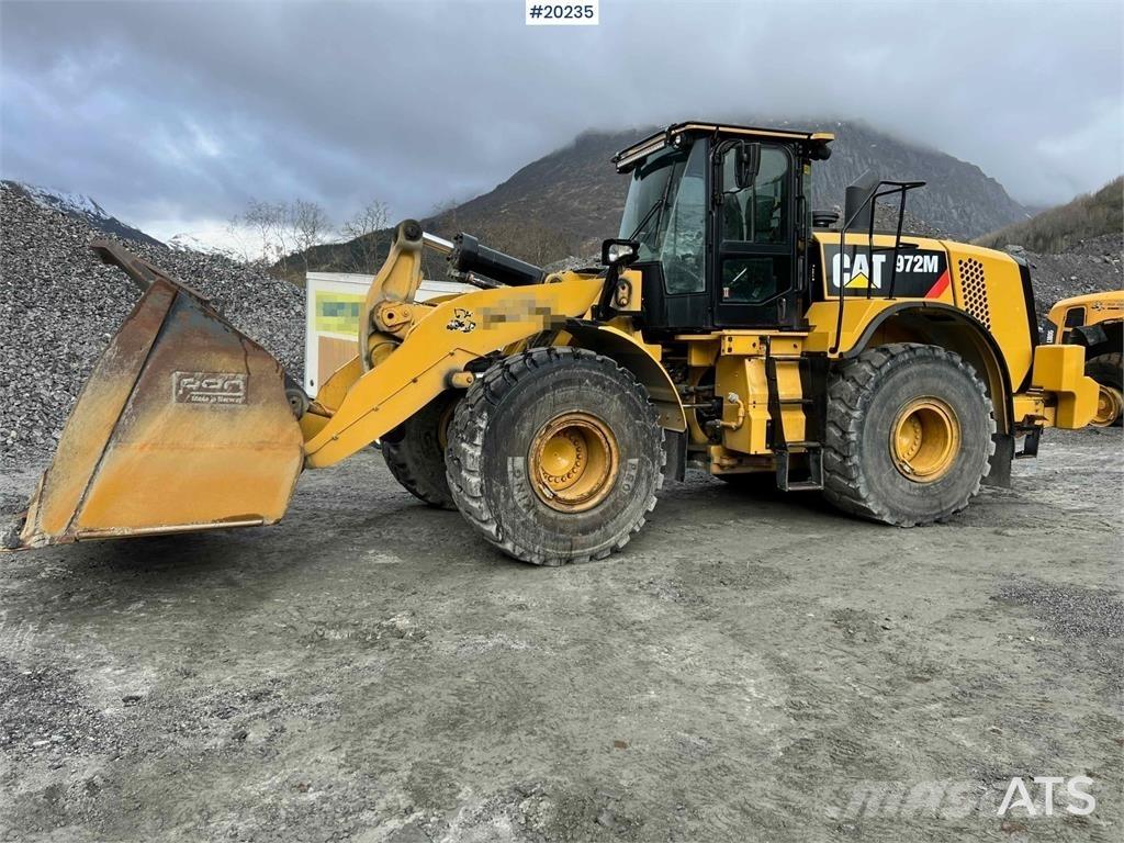 CAT 972M Chargeuse sur pneus