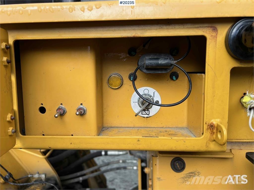 CAT 972M Chargeuse sur pneus
