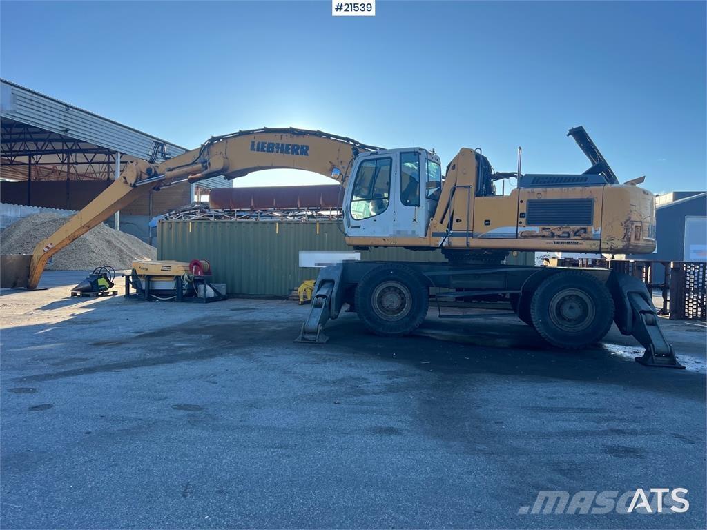 Liebherr A934C Pelle sur pneus