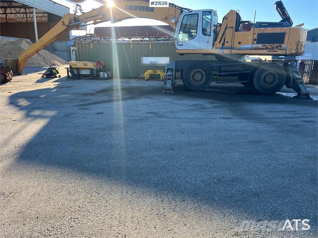 Liebherr A934C Pelle sur pneus