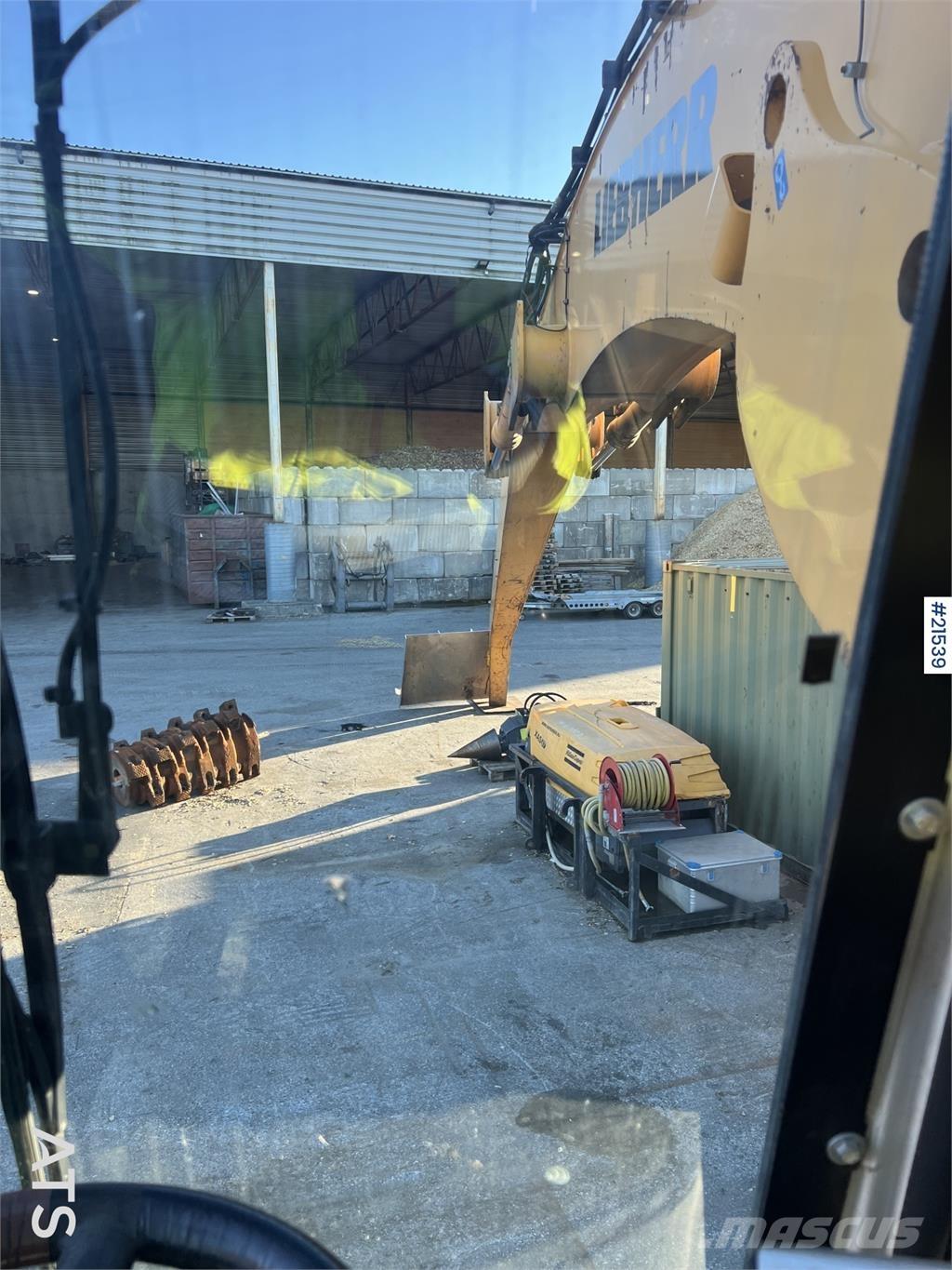 Liebherr A934C Pelle sur pneus