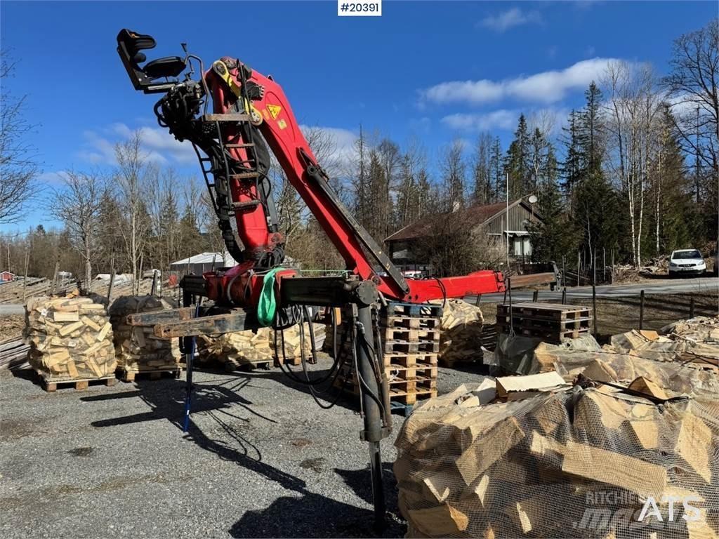 Palfinger Tømmerkran Camion plateau ridelle avec grue