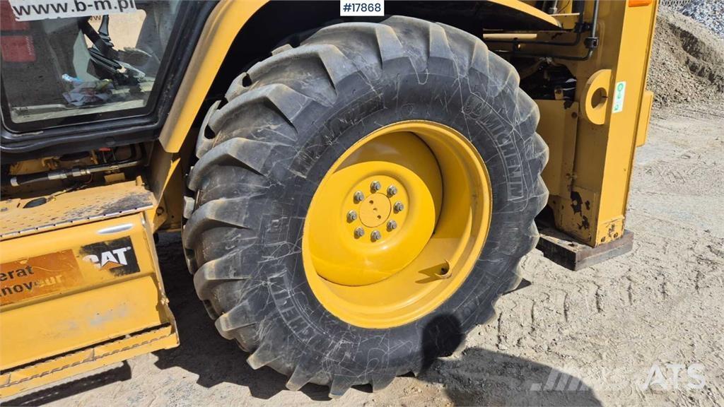 CAT 424D Tractopelle