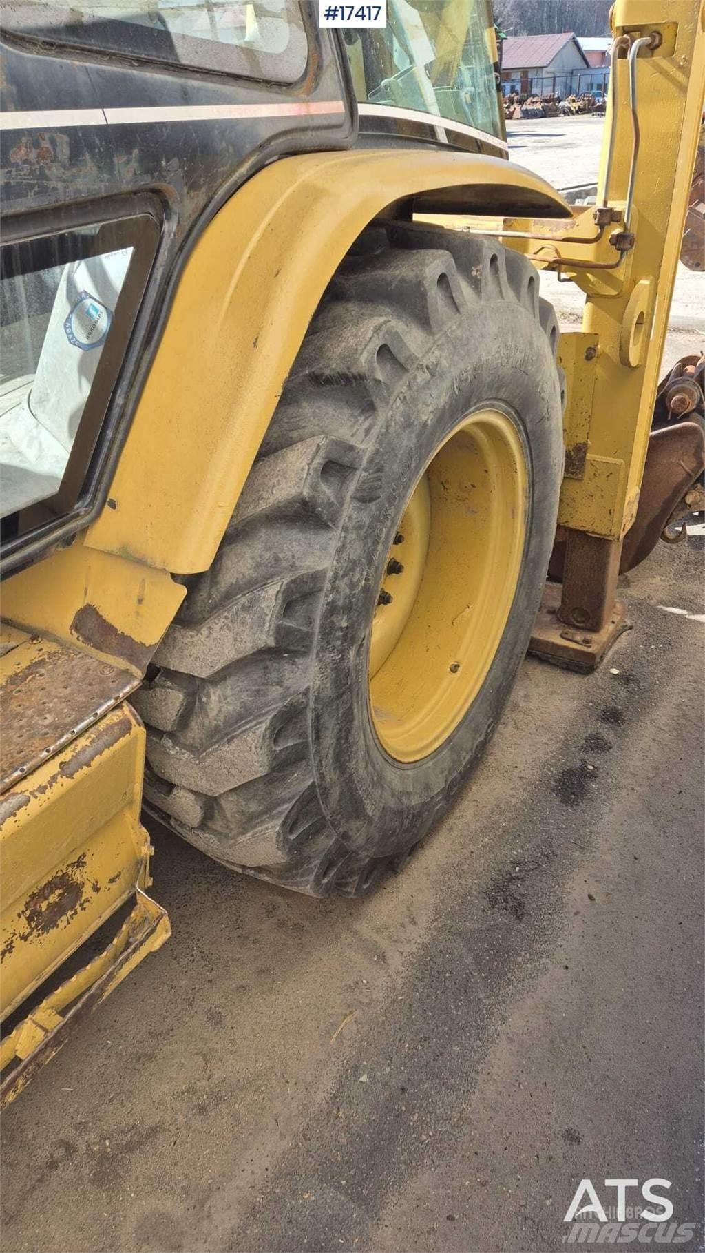 CAT 428D Tractopelle