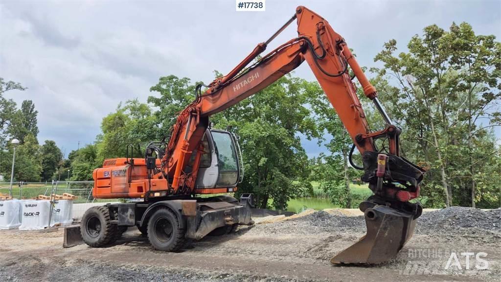 Hitachi EX 165W Pelle sur pneus