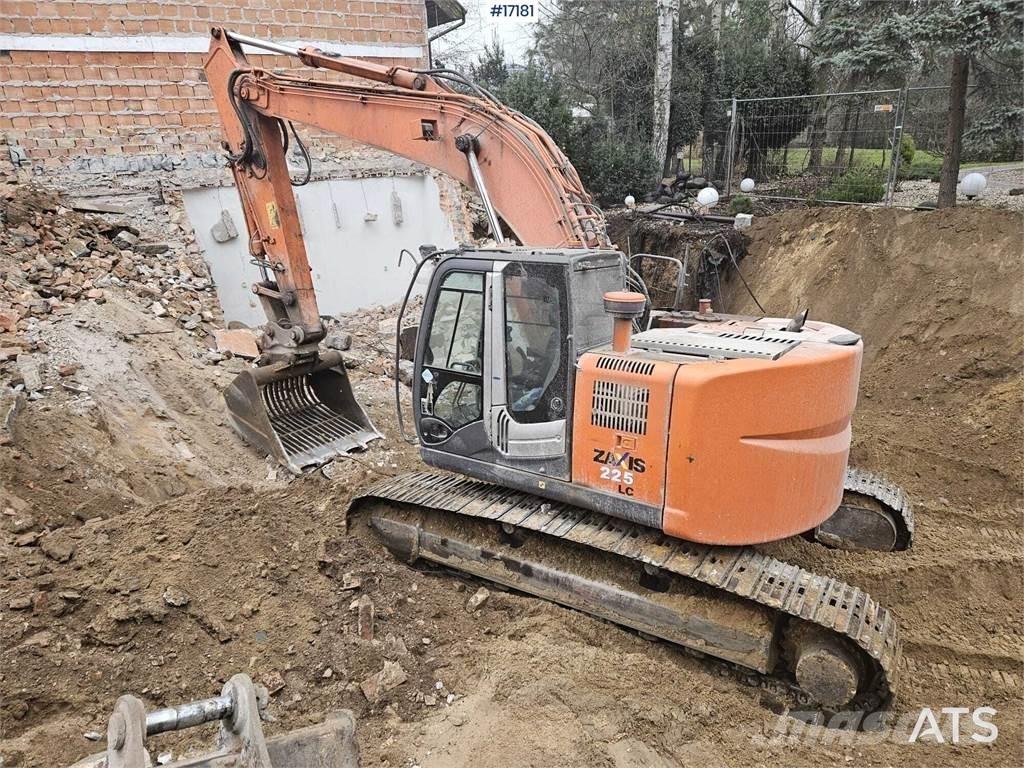 Hitachi ZX225 LC Pelle sur chenilles