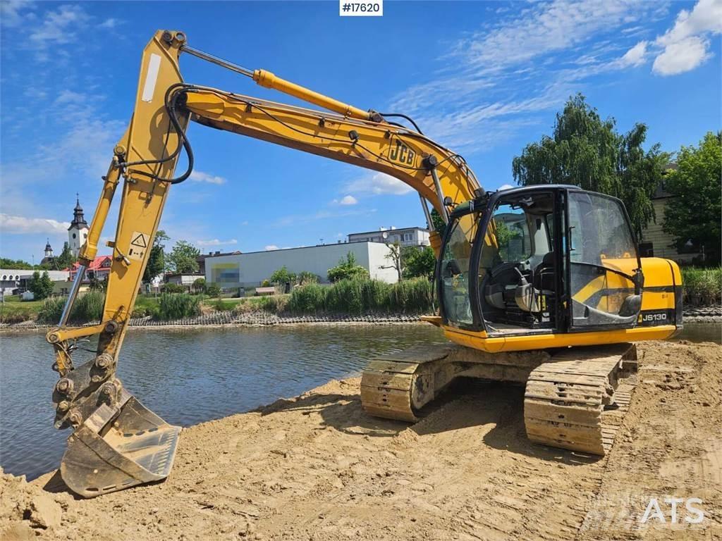 JCB JS 130 Pelle sur chenilles