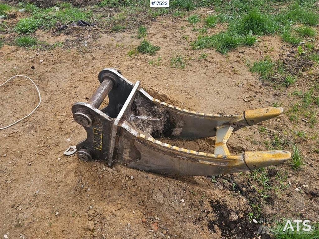 JCB JS 131 LC Pelle sur chenilles