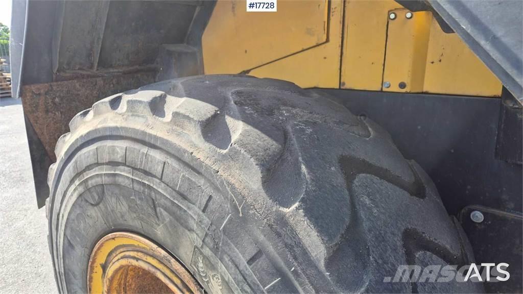 Komatsu WA380-5H Chargeuse sur pneus