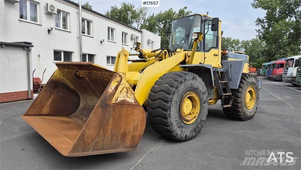 Komatsu WA420-3H Chargeuse sur pneus