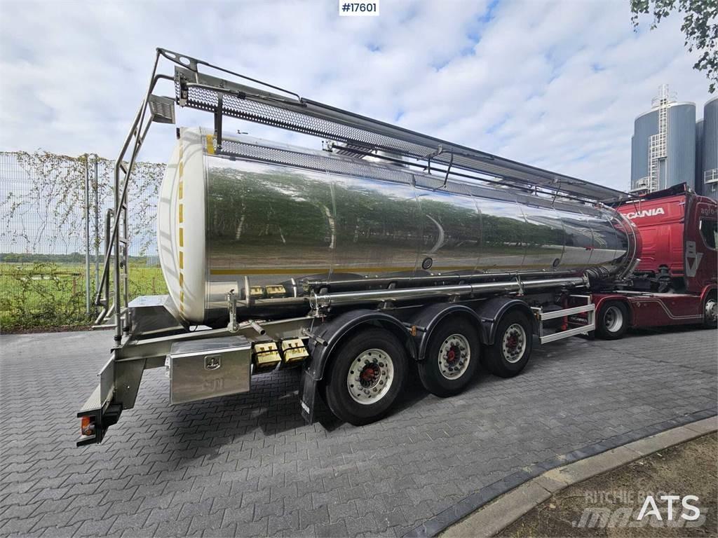Magyar 6 Ms 2B6 07 Semi remorque citerne