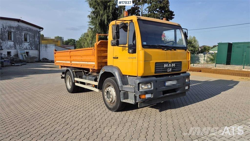MAN 18.225 LC Camion benne