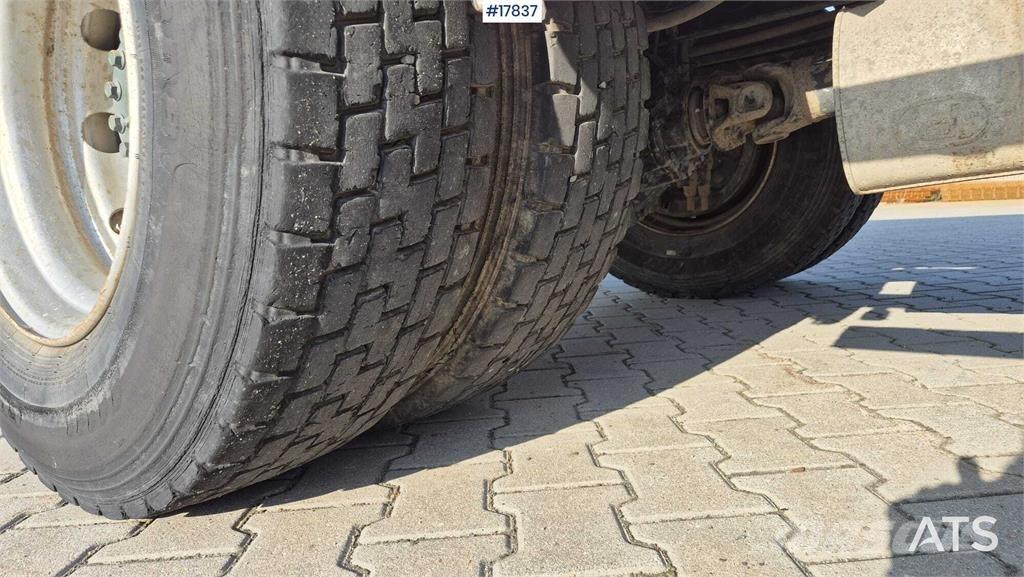 MAN 18.225 LC Camion benne
