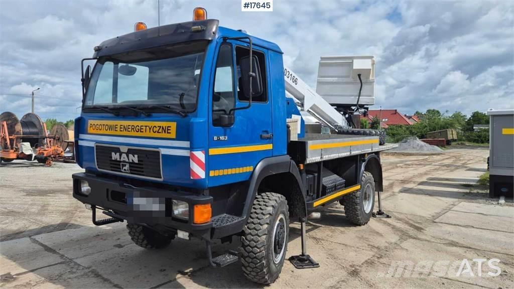 MAN 8.163 Camion plateau ridelle avec grue