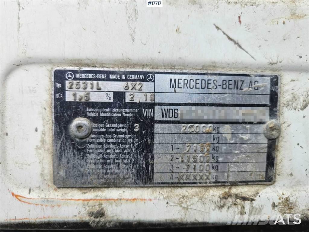 Mercedes-Benz 3734 Bétonnière