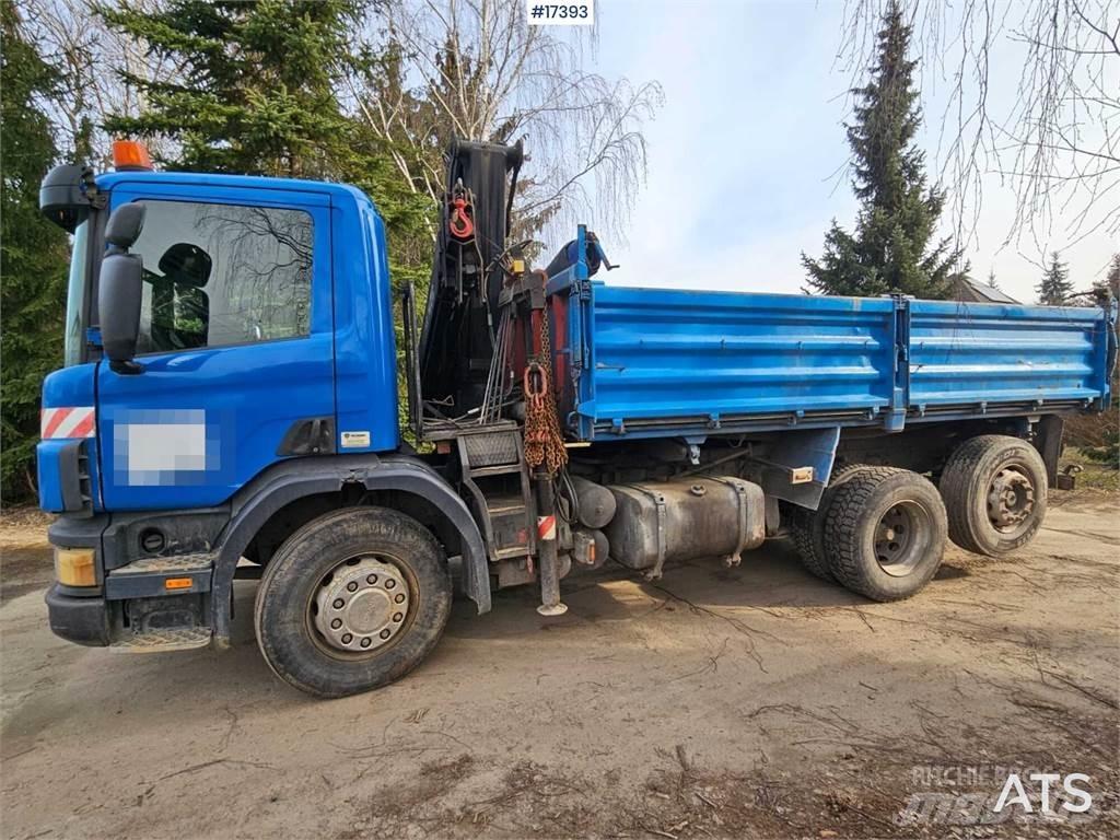 Scania 94G z HDS Camion plateau ridelle avec grue