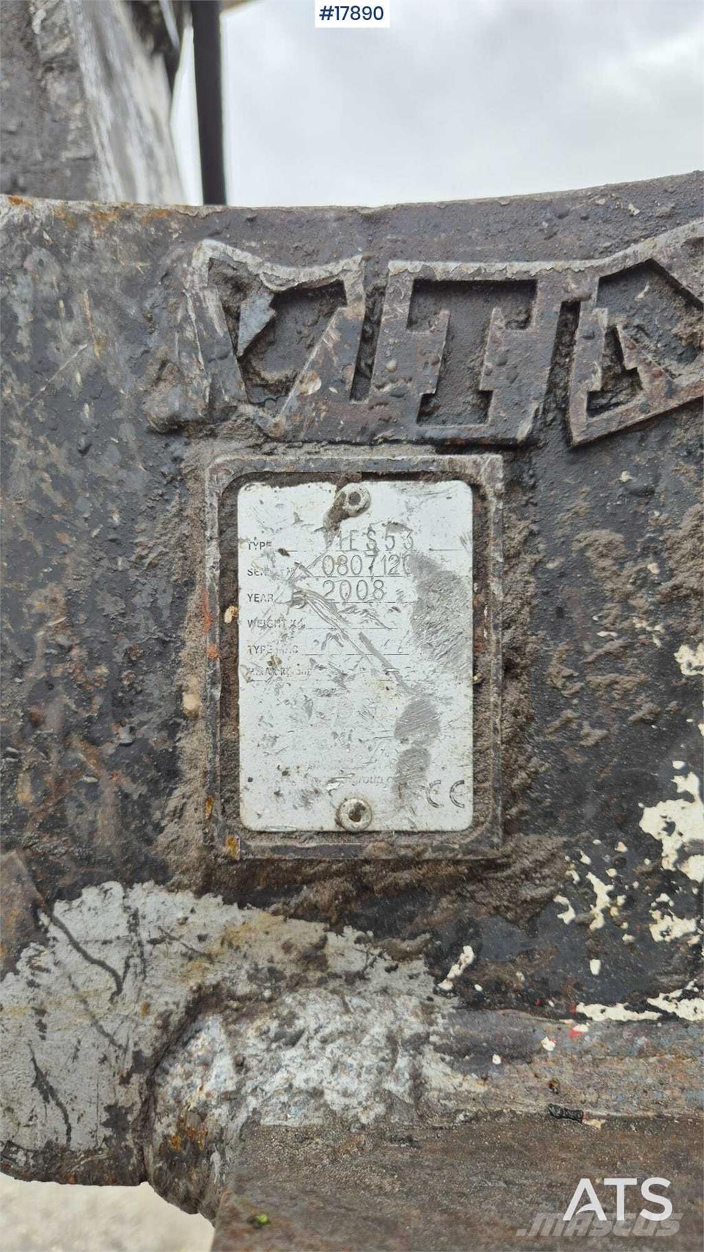 Volvo EW 180 C Pelle sur pneus