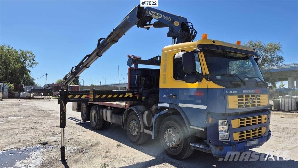 Volvo FM12 Camion plateau ridelle avec grue