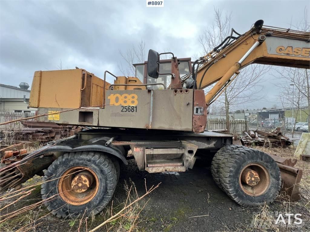 CASE 1088 Pelle sur pneus