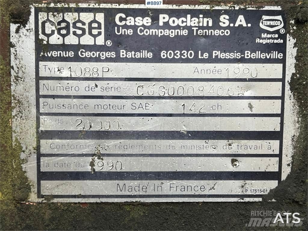 CASE 1088 Pelle sur pneus
