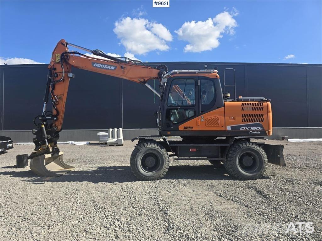 Doosan DX160W-5 Pelle sur pneus
