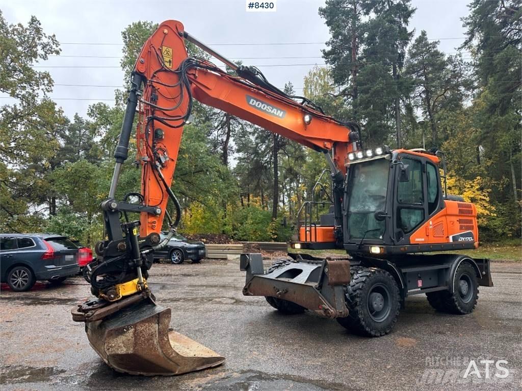 Doosan DX170W Pelle sur pneus