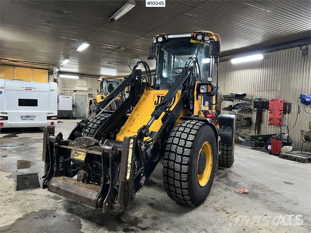 JCB 416 HT Chargeuse sur pneus