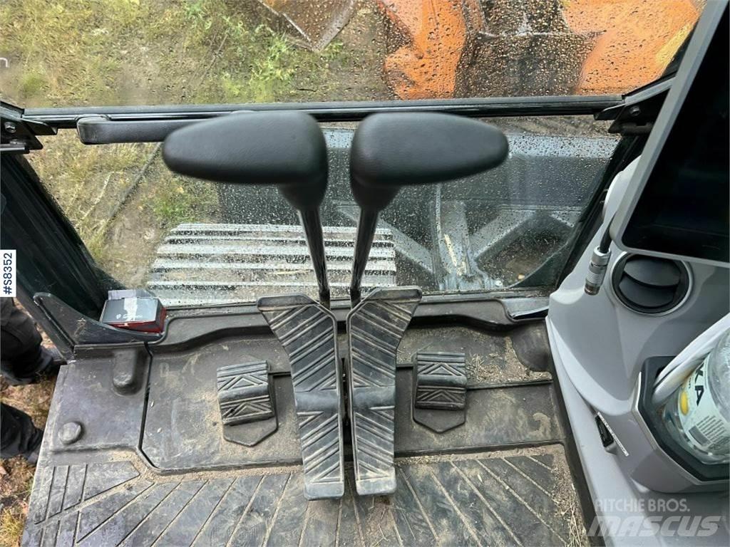 Kobelco SK140 SRLC-7 Pelle sur chenilles