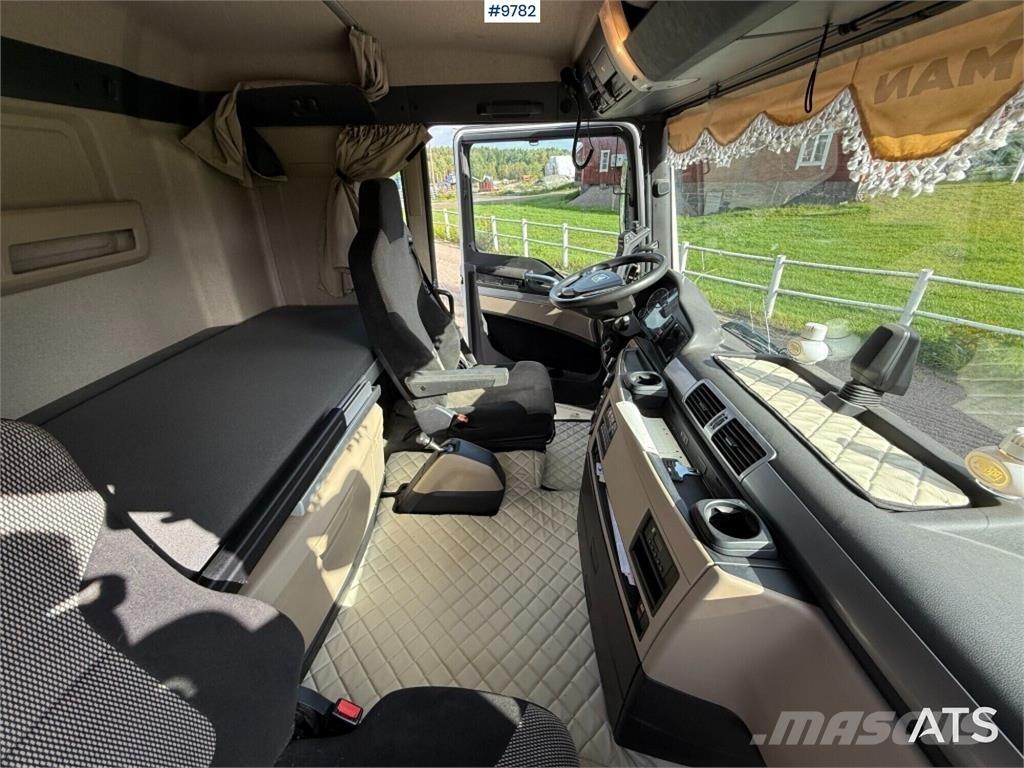 MAN TGX 26.500 6X2 Camion ampliroll