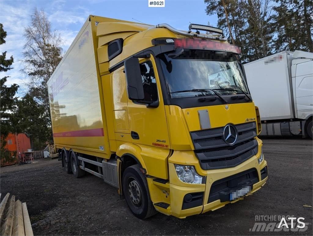 Mercedes-Benz 963-0-C Camion Fourgon