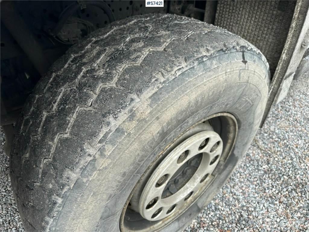 Mercedes-Benz Arocs Camion benne