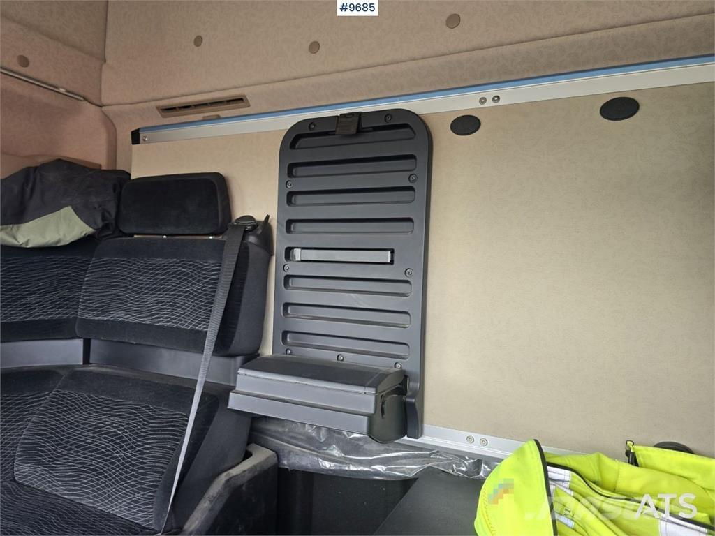 Mercedes-Benz Arocs Camion ampliroll