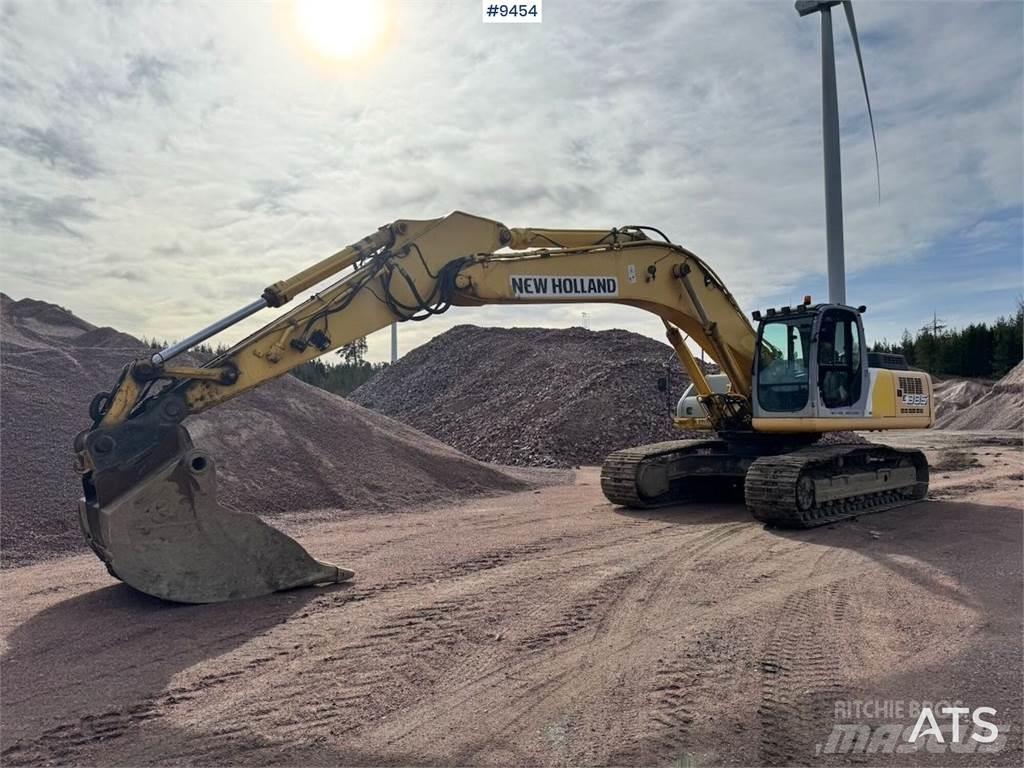 New Holland E385 Pelle sur chenilles
