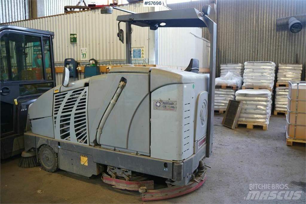 Nilfisk CR1200 Camion balayeur