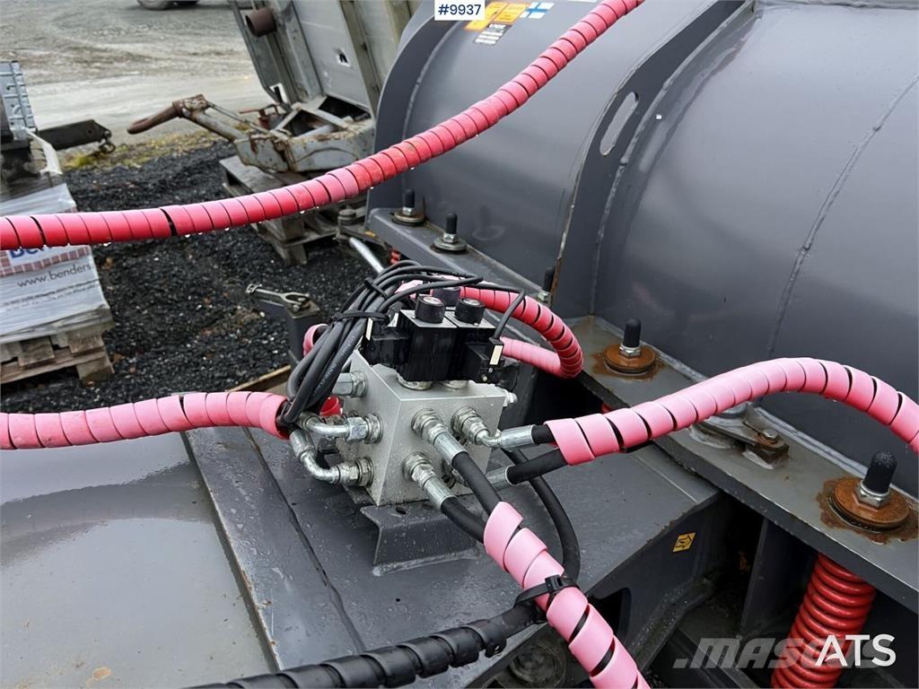 Pome JETI/ Volvo Chasse neige