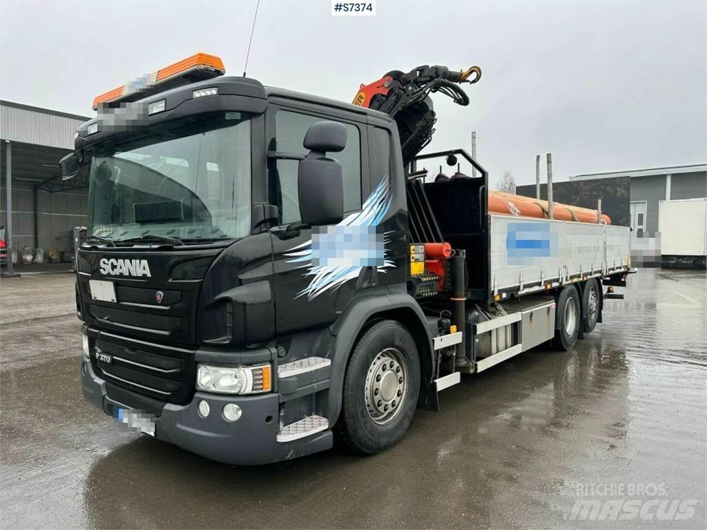Scania P370 Camion plateau ridelle avec grue