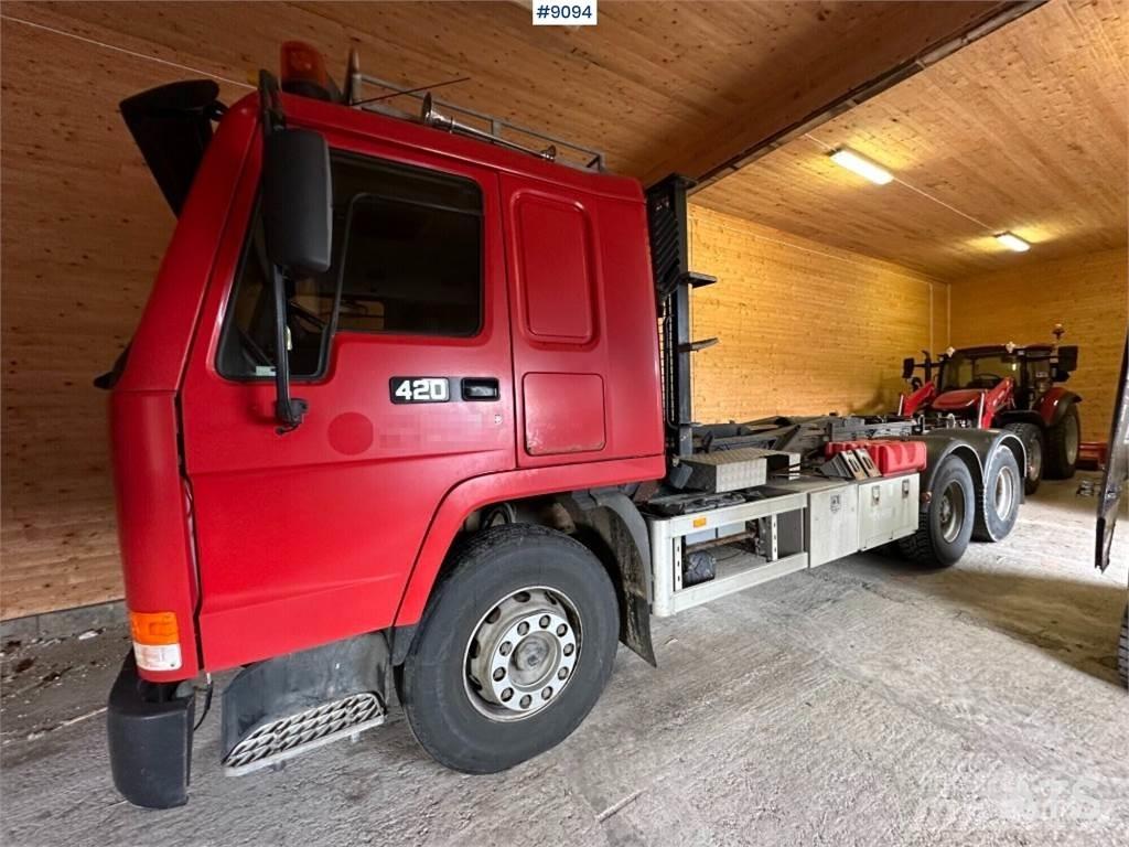 Volvo FL12 Camion ampliroll
