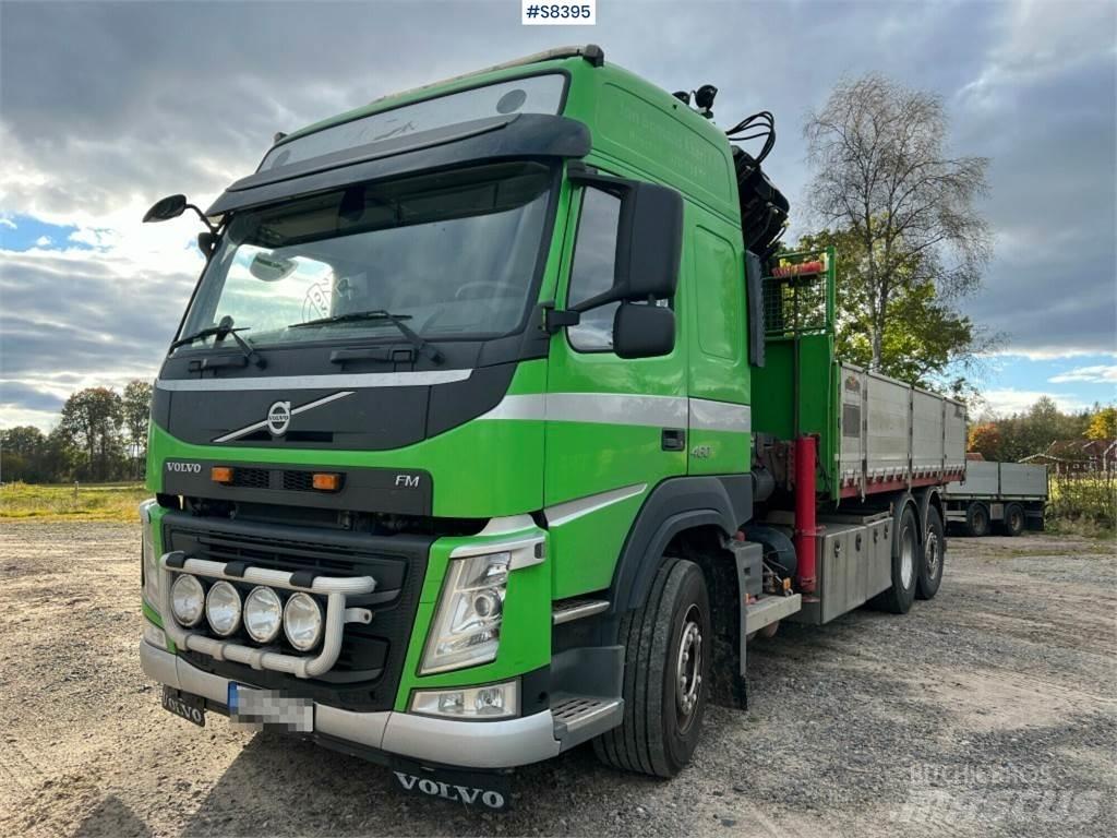 Volvo FM 6x2 Camion plateau ridelle avec grue