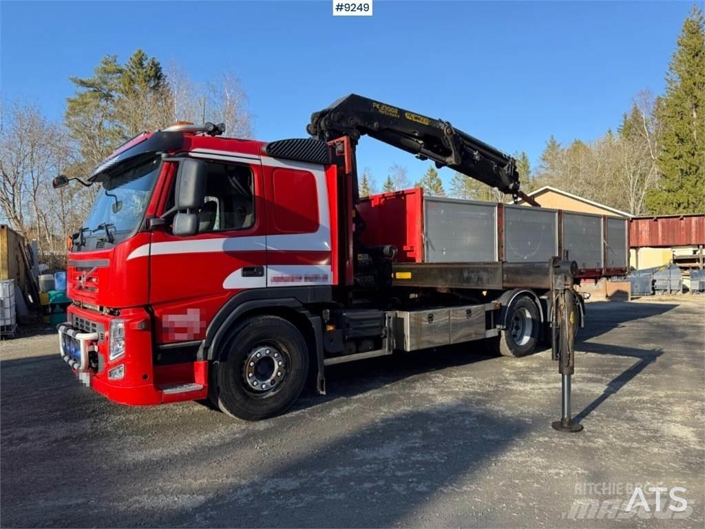 Volvo FM420 Camion plateau ridelle avec grue