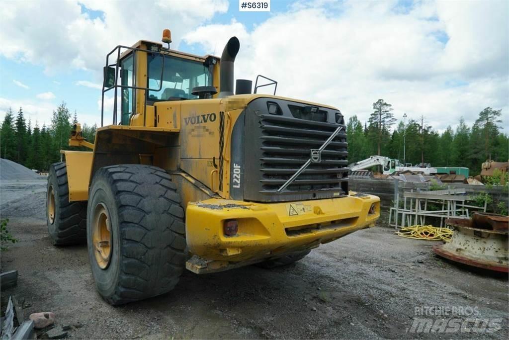 Volvo L220F Chargeuse sur pneus