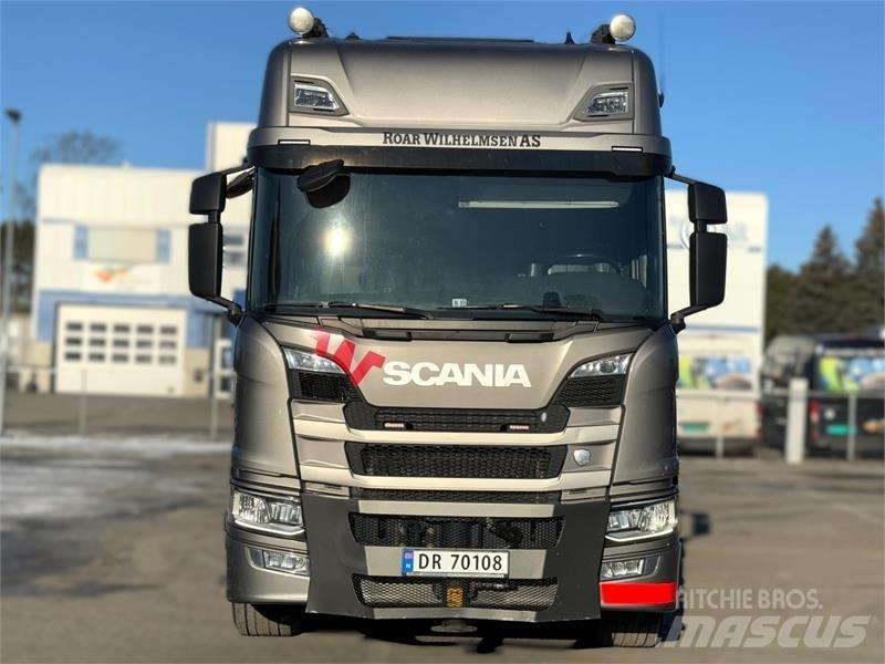 Scania R500 Camion plateau ridelle avec grue