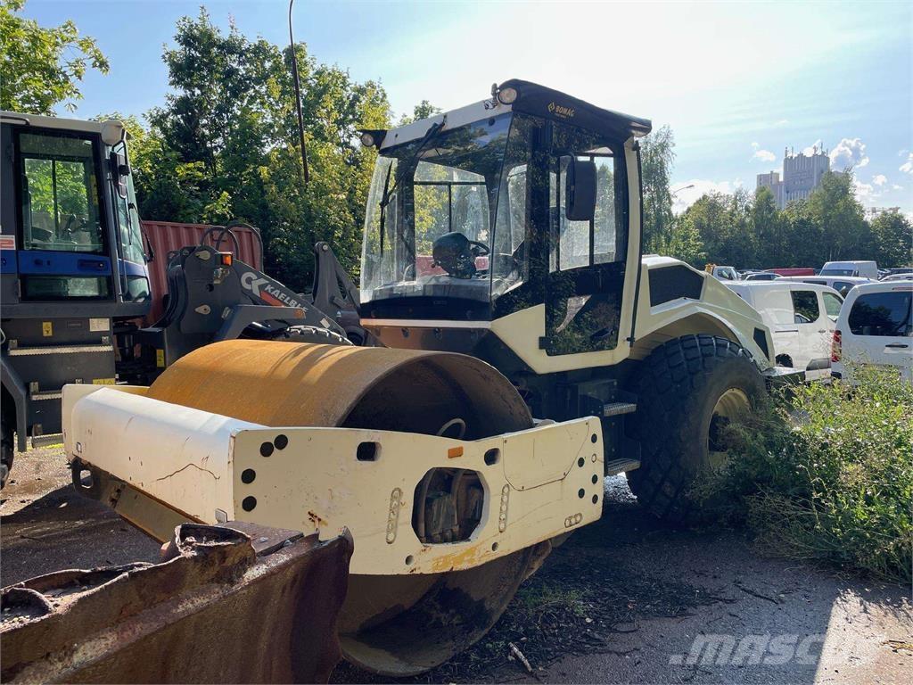 Bomag BW 211-5 Rouleaux monocylindre