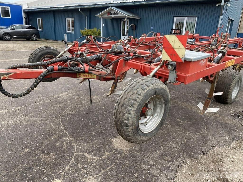 Brix Titan 11/ 300 Vibroculteur