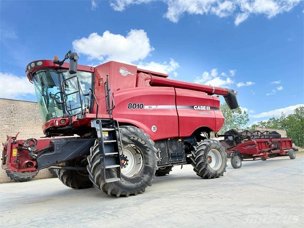 Case IH 8010 Moissonneuse batteuse