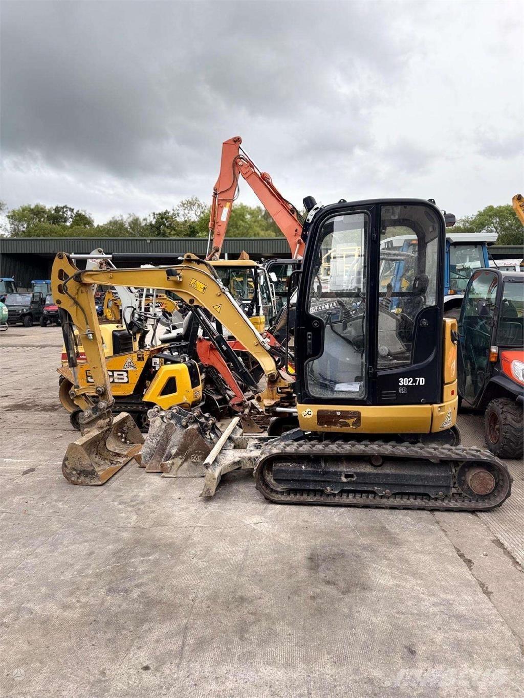 CAT 302.7 DCR Mini pelle < 7t