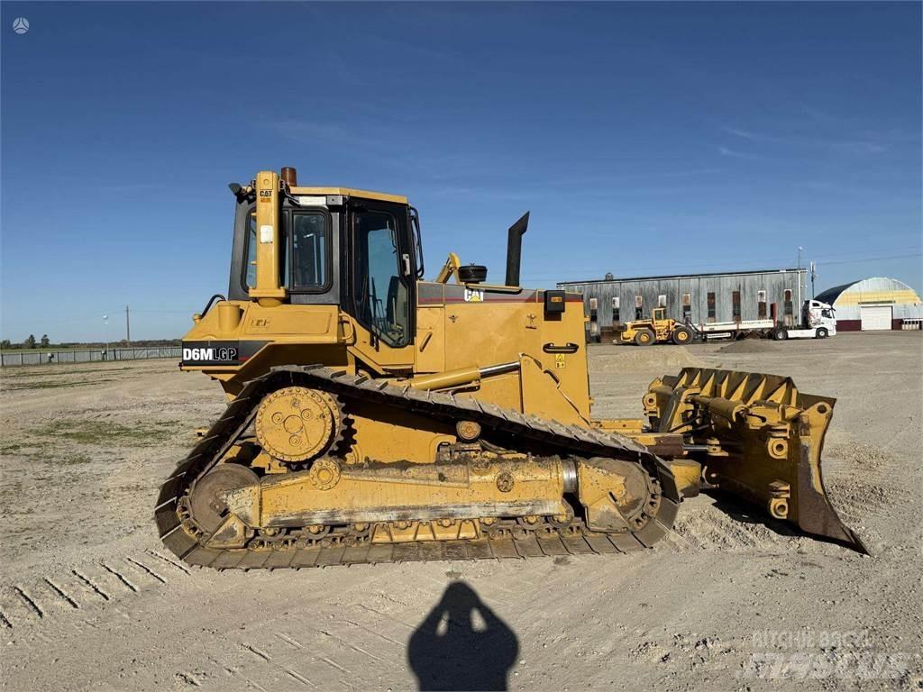 CAT D6M LGP Bouteurs sur chenilles