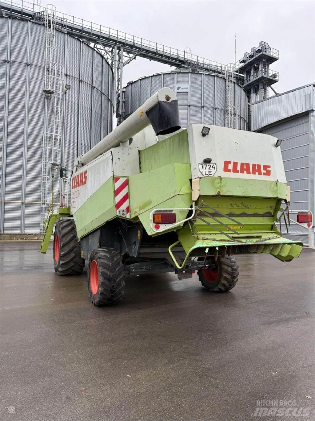 CLAAS LEXION 460 Moissonneuse batteuse
