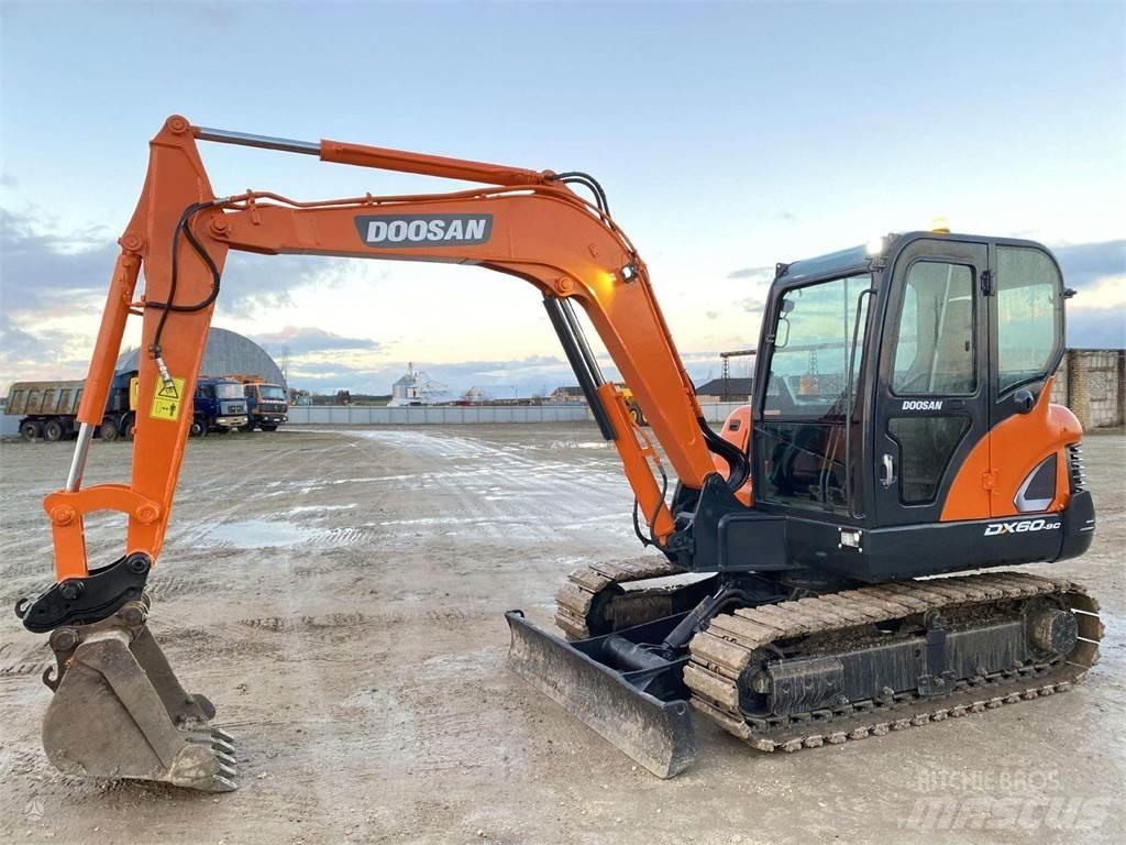 Doosan DX 60 C Mini pelle < 7t