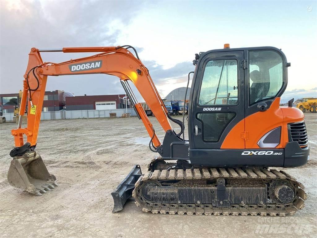 Doosan DX 60 C Mini pelle < 7t
