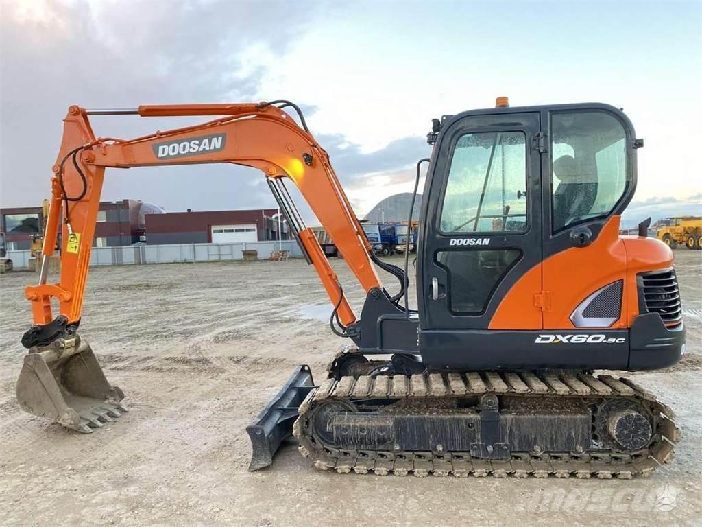 Doosan DX 60 C Mini pelle < 7t